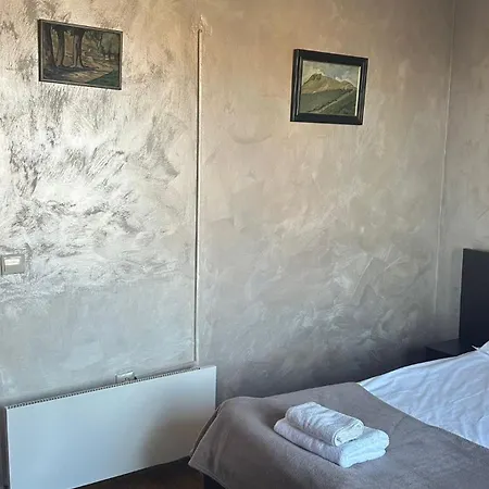 アパート Eleonor Mountain バンスコ